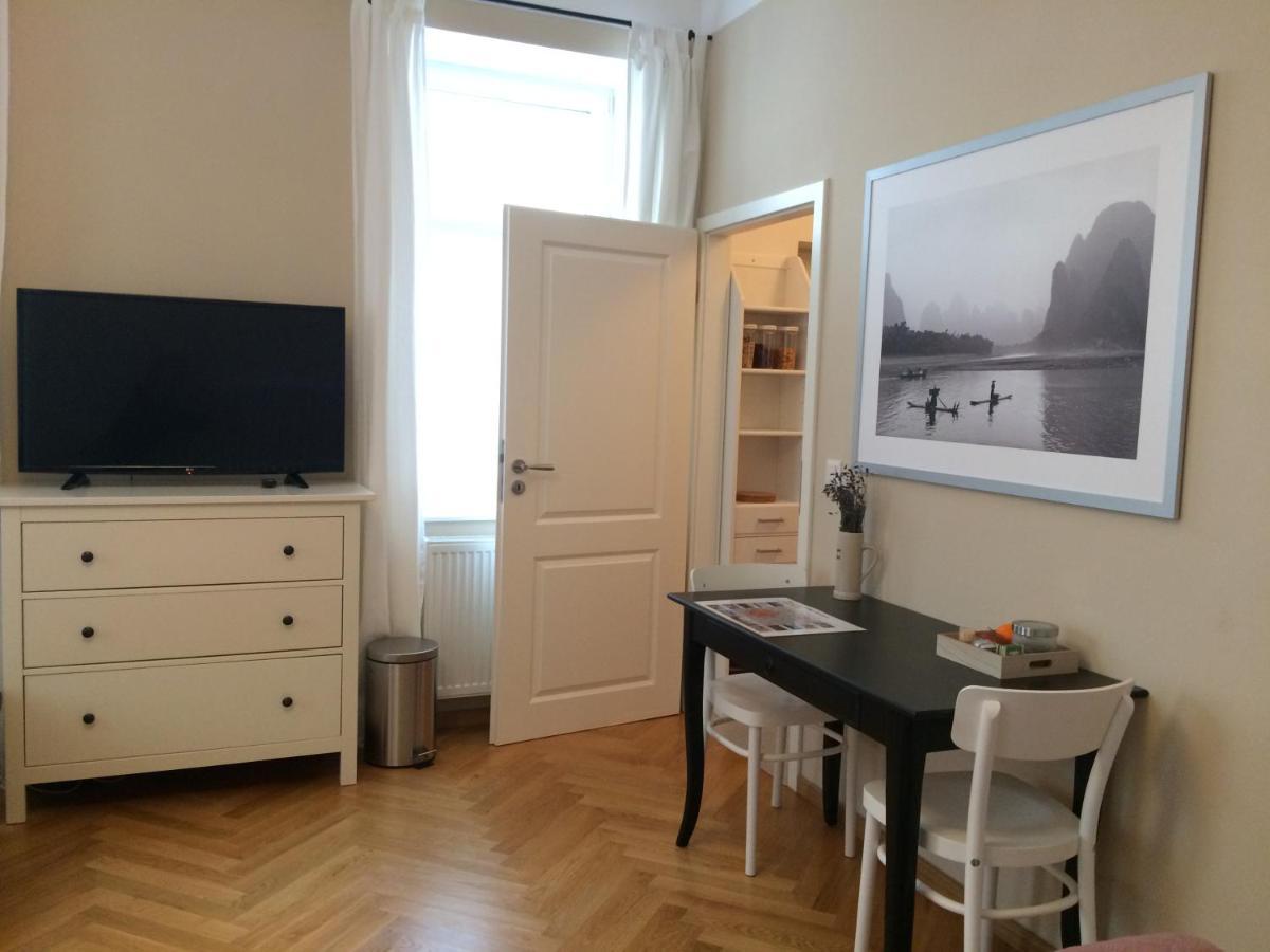 Studio U Parkplatz, Zentrale Ruhelage Neben Grunoase Apartment เวียนนา ภายนอก รูปภาพ